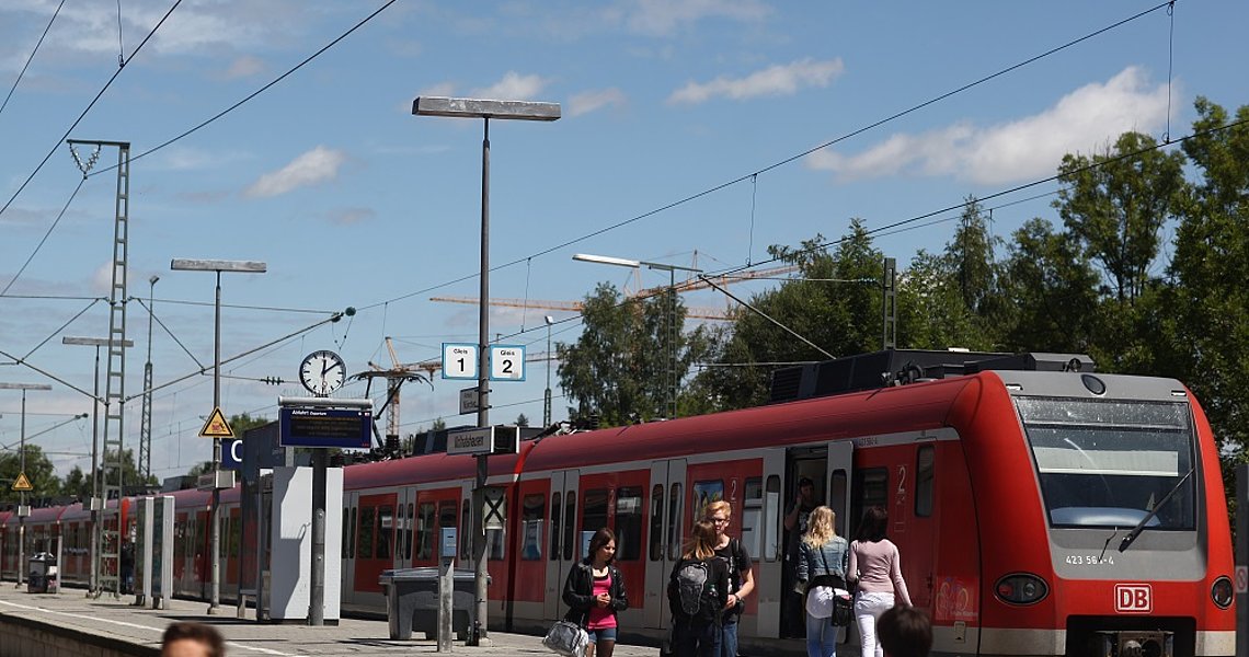 S-Bahn im Bahnhof Wolfratshausen