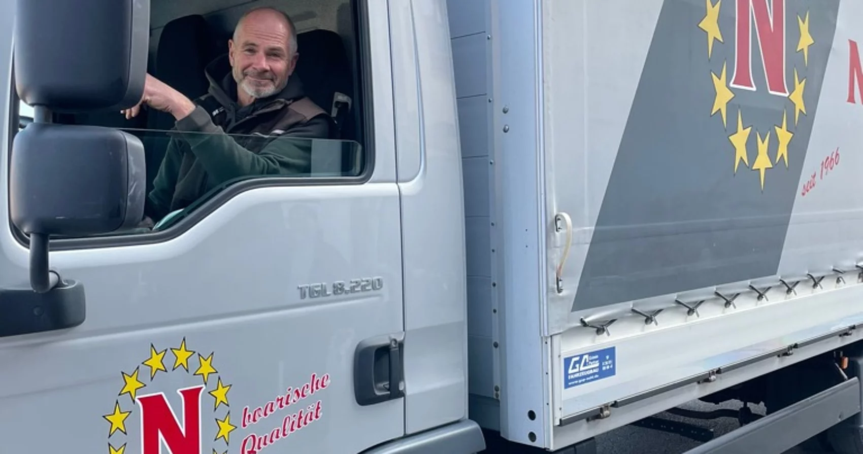 Erster Bürgermeister Heilinglechner am Steuer eines LKW