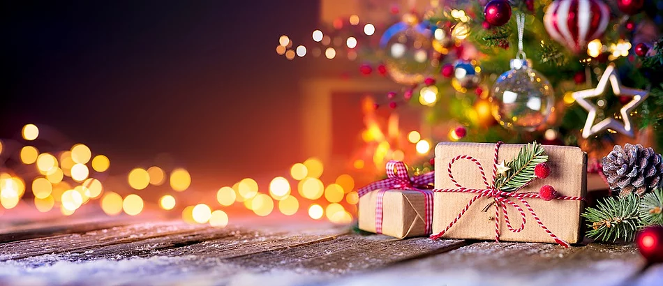 Weihnachtsbaum mit Geschenken Symbolbild Weihnachtsbaum mit Geschenken