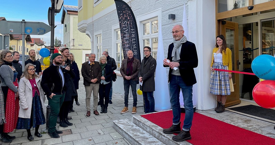 Erster Bürgermeister Klaus Heilinglechner eröffnet Tourist-Info Untermarkt 10