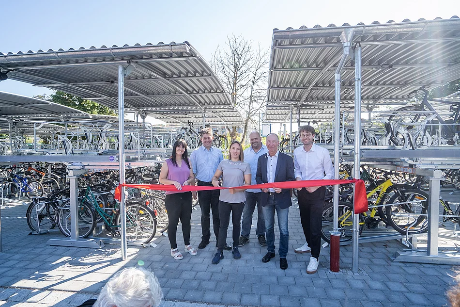 Eröffnung der Fahrradständer Eröffnung der Fahrradständer