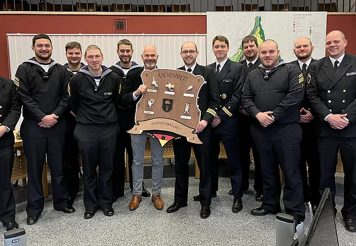 Gruppenbild mit Besatzung der Oste 