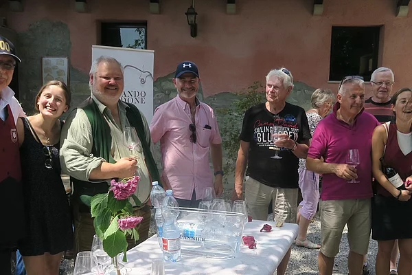 Gruppenbild mit Bürgermeister Heilinglechner und Vereinsvorsitzenden Beyer