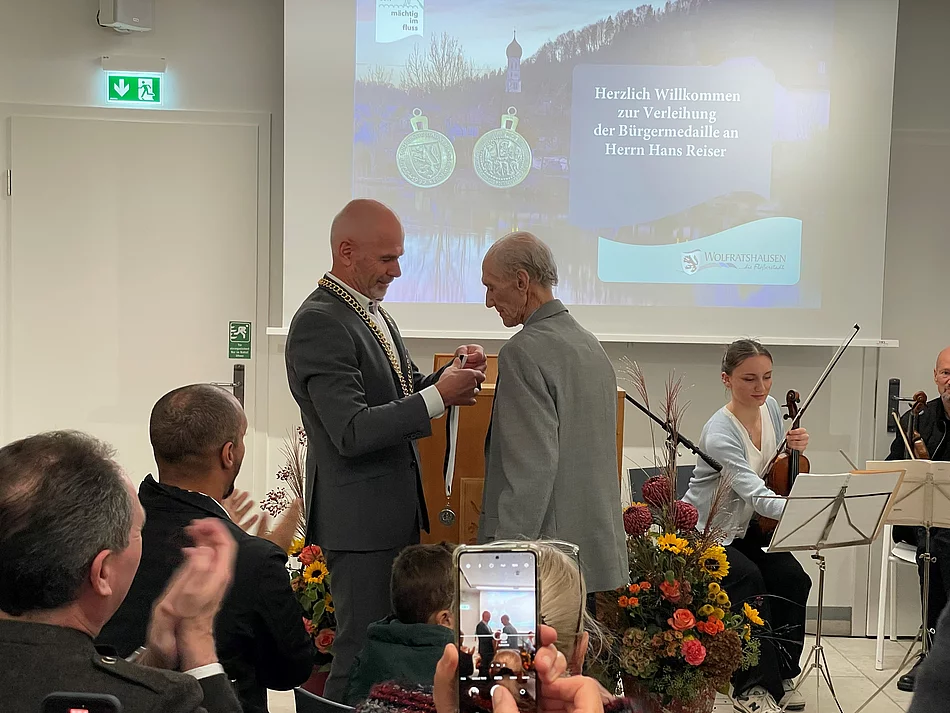 Bürgermedaille für Hans Reiser Bürgermedaille für Hans Reiser